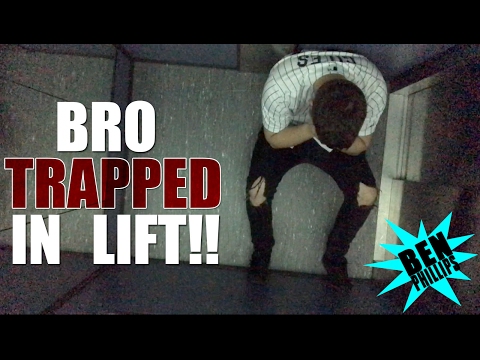 兄貴がエレベーターに閉じ込められたんだ！ (My bro got stuck in an elevator PRANK!)