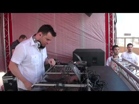 Jonas Steur Playing Split (Jonas Steur Remix) @ Luminosity Beach Festival 2011 Day 2 Part 1
