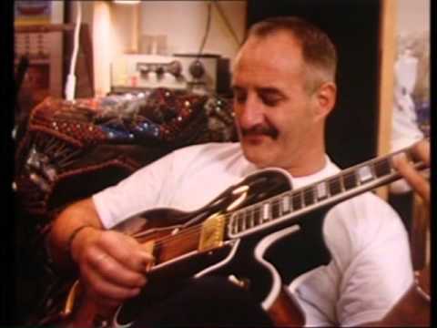 Black Eyes door Jan Akkerman en Woody Brunings