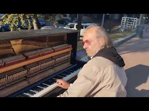 Street music in Kyiv today. Kyrylo Kostukovskyy