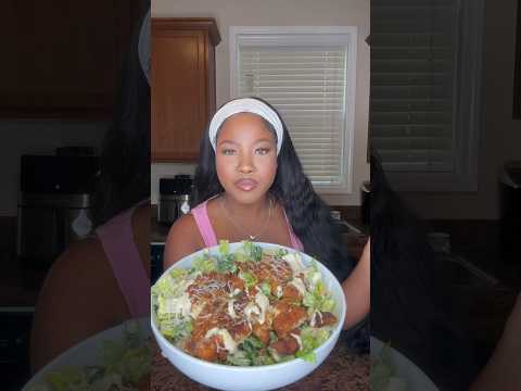 Crispy chicken Caesar salad 🥗