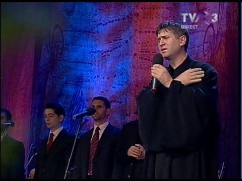 Noaptea e stapana-n vale