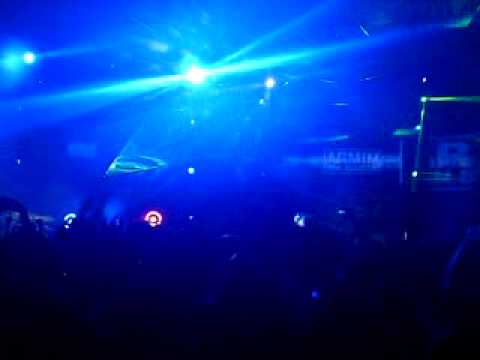 Roger Shah ft Chris Jones - Going Wrong