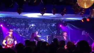 Screaming Jets - Blue Sashes