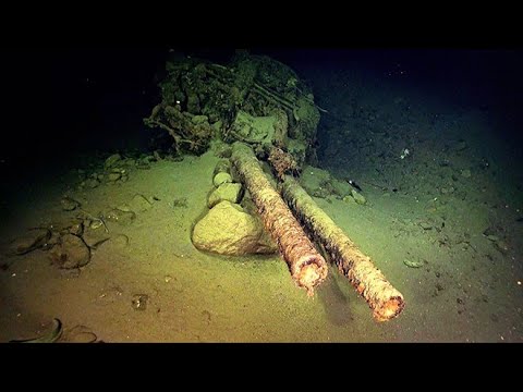 Das Wrack der IJN Hiei – auf dem Kopf stehend und in zwei Teile zerbrochen