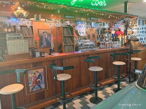 Museo de Carlos Gardel de Valentín Pazzi , Mi Granja Córdoba