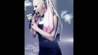 Kerli - Pretty Red Apple