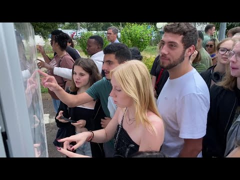 A Dijon, la joie et l'émotion des lycéens après les résultats du bac