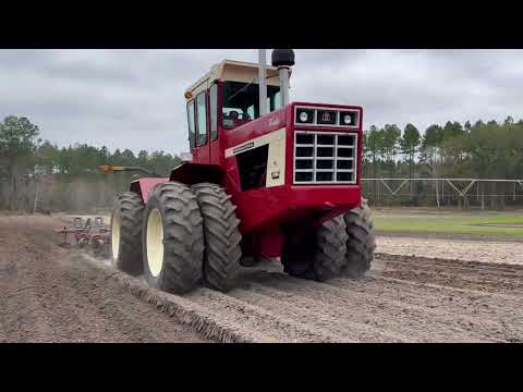 Antique Tractor IH International Harvester 4366