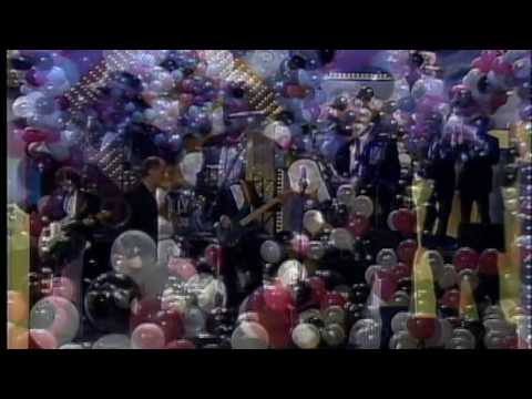 At This Moment - Billy Vera & the Beaters with Johnny Carson - New Year's Eve 1987