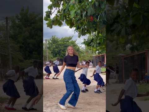 How many joined?😍😱 #water #dance #africa #tanzania #tyla