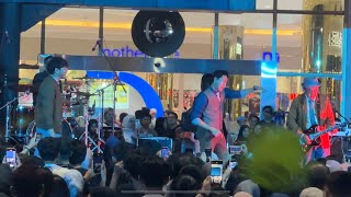 Download lagu Yovie & Nuno - Yang Baru (Single Baru)Lirik LiVE 17 Nov 24 Summarecon Serpong Magnificent Aniversary mp3