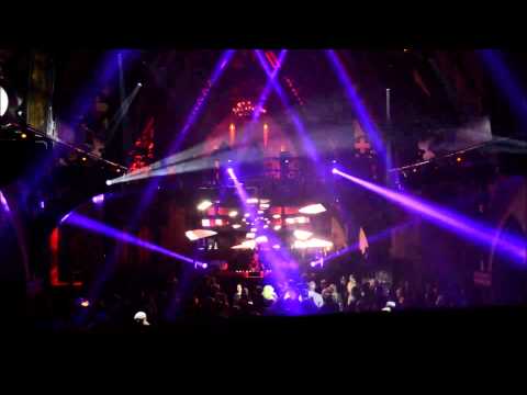 Aaron Ether's lighting for Paul Oakenfold