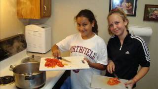 Download lagu Sarkar Family, USA Cooking Chicken Curry Bhat with Friend mp3