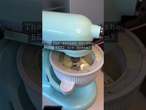 How to make ice cream super creamy? Use 4-5 egg yolks! #howtocook #icecream #baking