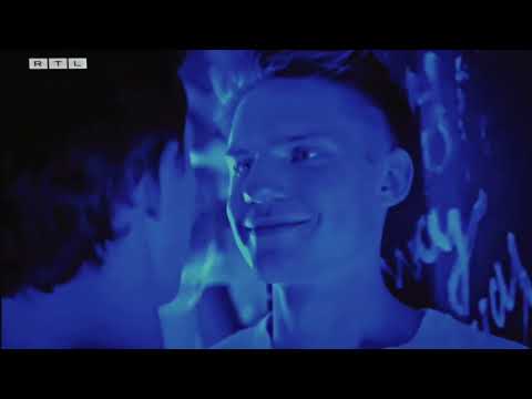 Moritz & Luis | Broken Glass