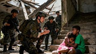 Extreme rescue! A special forces king risks it all to save trapped siblings in a hail of bullets!🔥