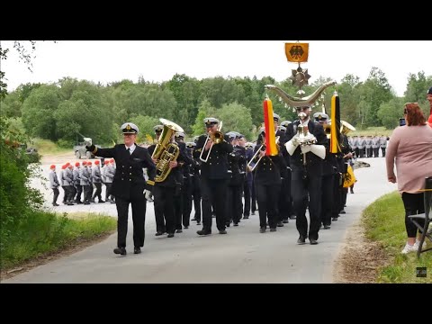 Ausmarsch Ehrenformation Artillerielehrbataillon 325 Yorckscher Marsch - Marinemusikkorps Kiel