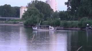 preview picture of video 'Fähre BORSBERG Birkwitz - Heidenau/ ferry boat near Heidenau, Saxony'