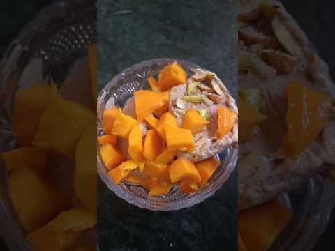 एक बार गर्मी के मौसम में बिना चीनी, खजूर से बनी ये icecream बनाकर देखिए और अपने बच्चों को खिलाइए।