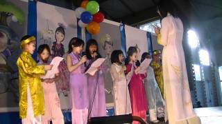 Chanson tet trung thu 2010 par les enfants de AVB (Amicale des Vietnamiens de Bussy)