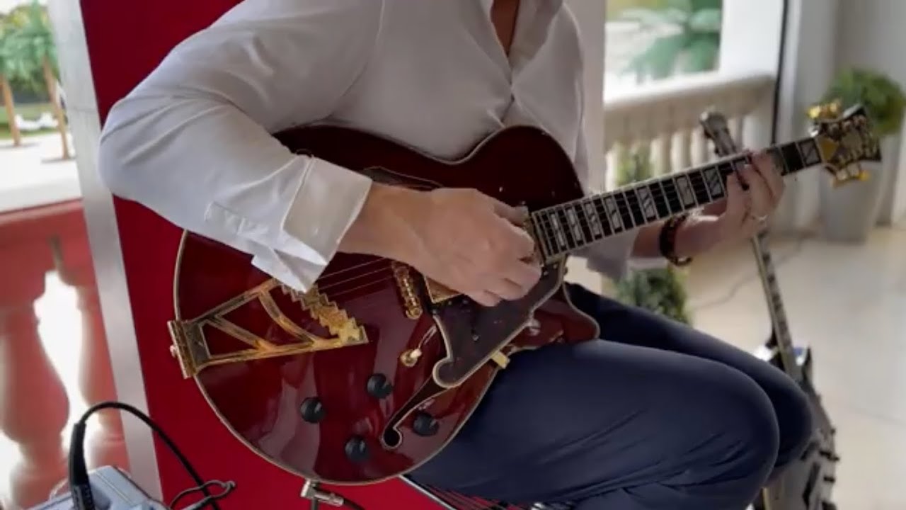 Promotional video thumbnail 1 for Randy Sloan - Smooth Jazz Guitar