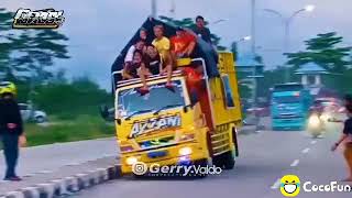 Download lagu Truk oleng jangan lu palek rame yang numpak Lagunya palaahbeb mp3 Download lagu Truk oleng jangan lu palek rame yang numpak Lagunya palaahbeb mp3