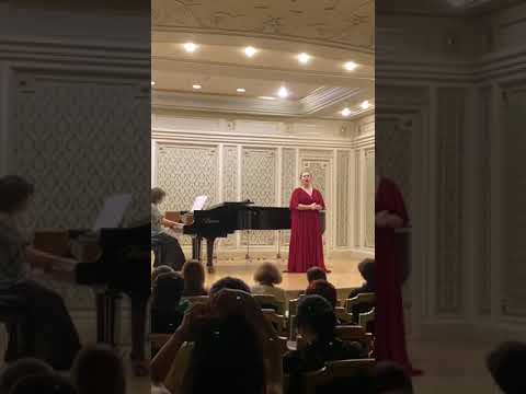 Olivia Oprea, recunoscută drept cea mai premiată tânără soprană din Europa