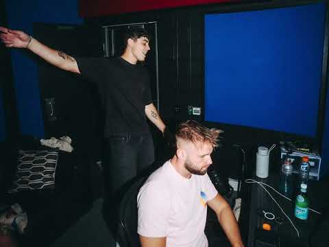 Oliver Cronin - 1, 2, 3 (with Topic) [Acapella]