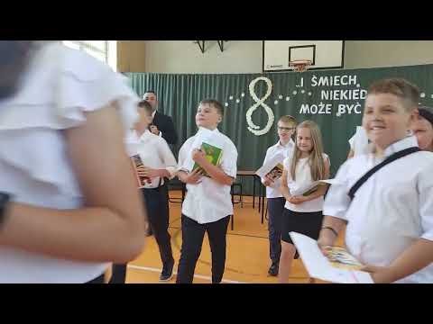 Zakończenie roku szkolnego 2021/22 uczniów klas 4-8 i pożegnanie uczniów klasy 8, SP 12