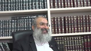 למה בחב"ד אומרים לכלה "הרי את מקודשת" תוך כדי ענידת הטבעת▪️הרב נחמנסון▪️(כולל הוראה ומשפט) (הרב יהודה לייב נחמנסון) - התמונה מוצגת ישירות מתוך אתר האינטרנט יוטיוב. זכויות היוצרים בתמונה שייכות ליוצרה. קישור קרדיט למקור התוכן נמצא בתוך דף הסרטון