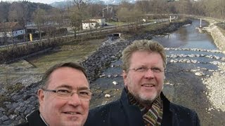 preview picture of video 'Flug über neue Hochwasserschutz-Maßnahme für Traunstein Süd'