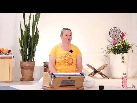 Jubiläumsyogastunde mit Katyayani - Yoga Vidya Live, 15.06.2022, 16:15 Uhr