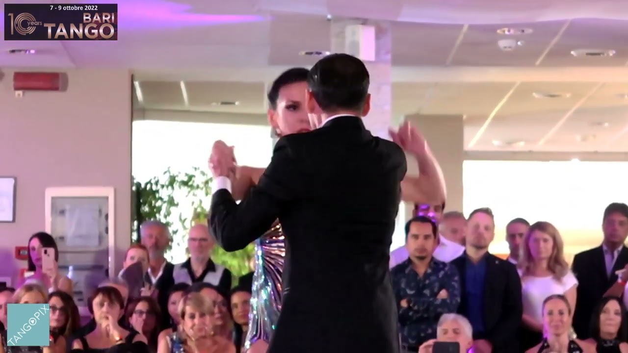 HOT ! Yanina Quiñones e Neri Piliù dance Forever Tango - Quejas de Bandoneón