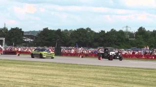 preview picture of video 'Chevy Camaro vs. Hot Rod Pickup - Race@Airport Landshut 2014'