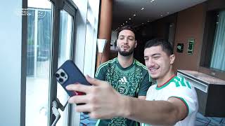 كواليس جلسة التصوير والاجتماع التنسيقي للكاف مع بعثة المنتخب الوطني قبل انطلاق كأس أمم إفريقيا 2025