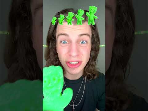 Small, Big, Giant Sour Patch Kid!? 🤤