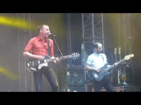 Godiva - Eugene McGuinness - Festival OUIFM, Paris - 08/07