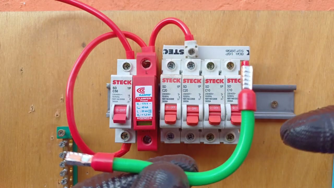 Quadro monofasico com DR separando circuitos