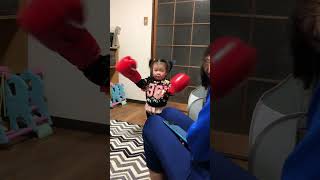 赤ちゃんの居る生活 #baby #boxing #training