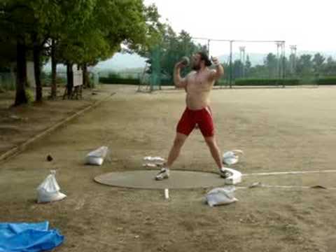Tomasz Majewski training throw 3