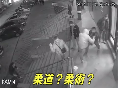 ＜刃物を持った暗殺者ＶＳ武道家＞武道家はこのロシア刃物襲撃映像を見よ！ 対刃物（凶器・複数・素手でも格上）は別物である事 を理解する事。護身術は別次元である！ハンバーグ師匠登場！