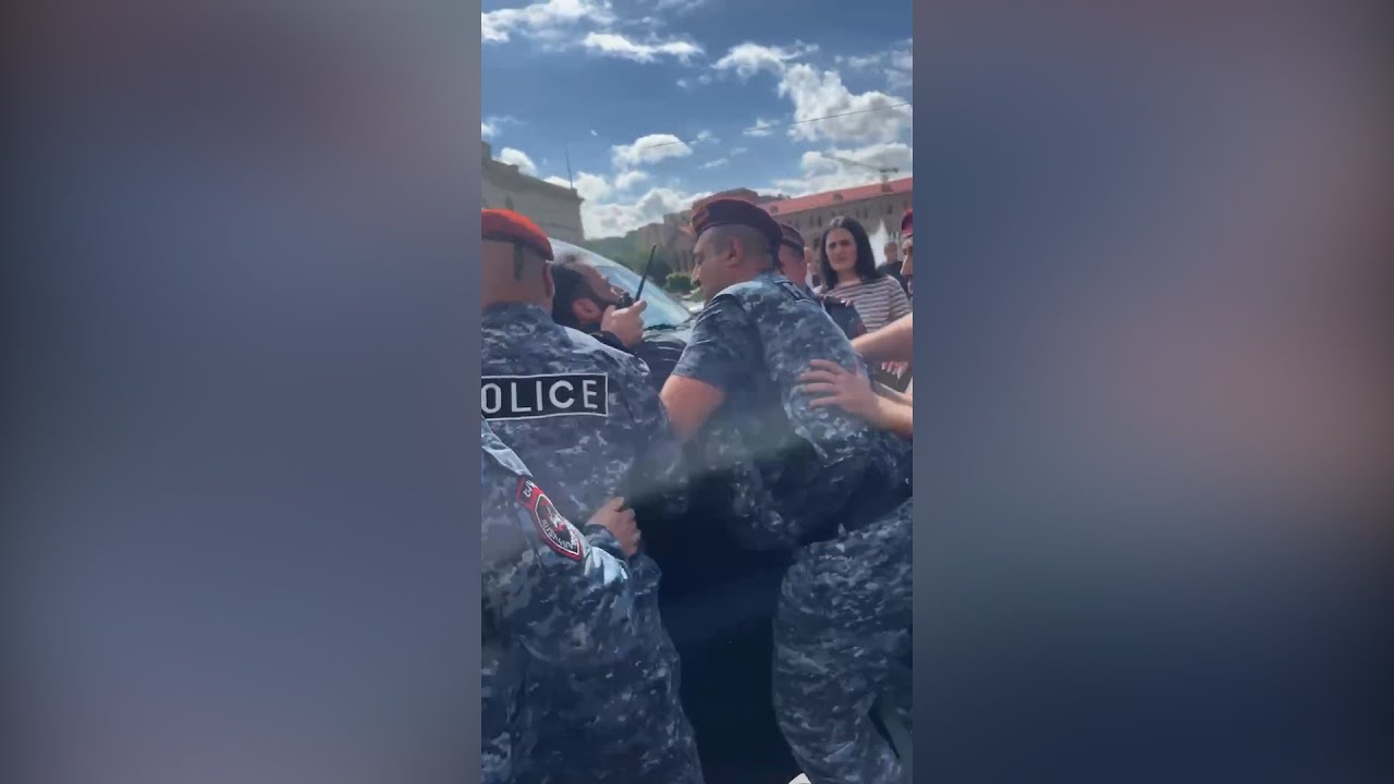 Կարմիր բերետավորները փորձում էին բերման ենթարկել հոգևորականին