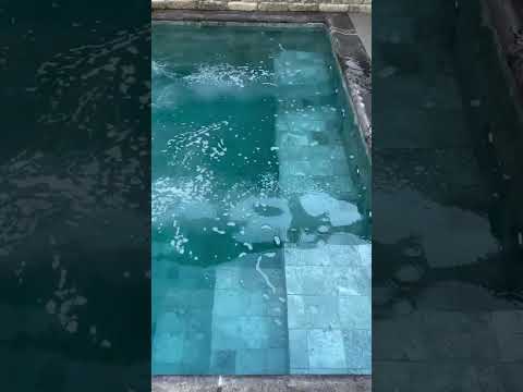 Mais uma piscina aquecida com sucesso. Cliente de ivaiporã-PR #kraquecedores #piscinaaquecida