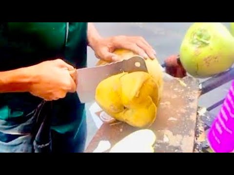 Master of Coconut Cutting Skills Cambodian!!! papafood