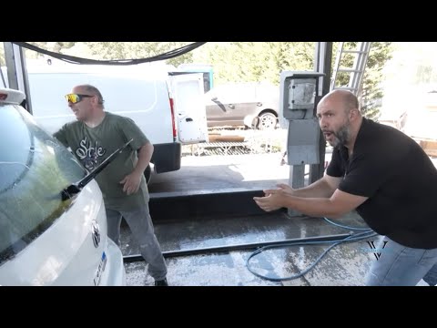 Antonio ci prova, Lello "Style" al lavoro nell'autolavaggio: "No problem so fare tutto"