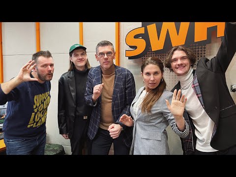 Kaspars Zemītis ar dēliem ielūdz uz mīlestības koncertiem un laiž klajā singlu “ Mēnesgaismas disko”