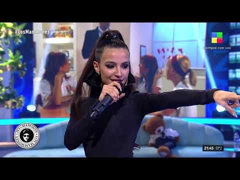 ¡Brenda Asnicar canta "Las Divinas" en Los Mammones! 🤩