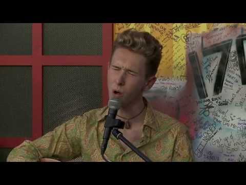 Séb Mont - 'Arrow' // Live on 1700