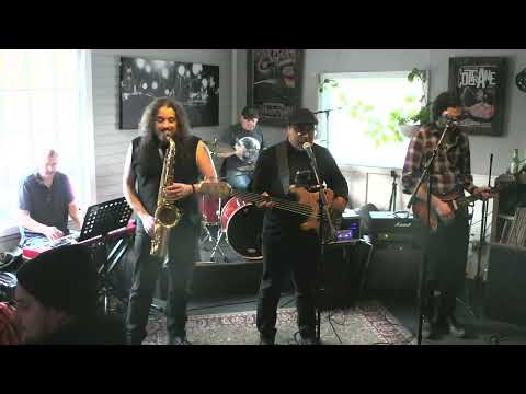 03 Big Legged Woman (multi-cam) 2023-02-05 Wayne's World @ The Pattenburg House Asbury NJ